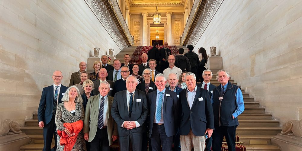 hunting-with-hounds-pic